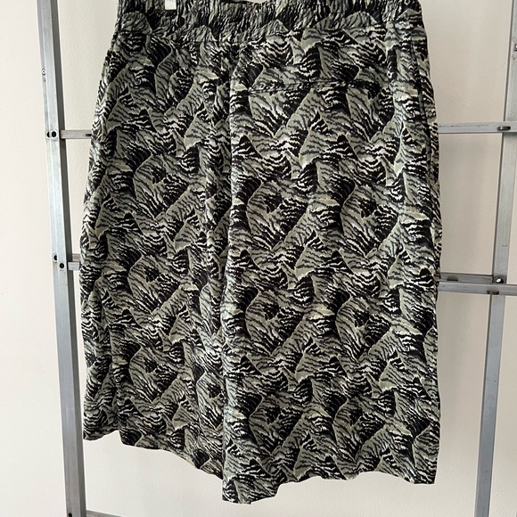 Acne Studios - RYDER BERM PRT PSS16 cupro patterned shorts - Picture 7 of 7